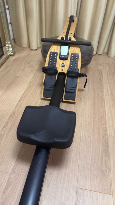 Aparat de Vâslit Premium WaterRower Home A1 cu Rezistență pe Apă
