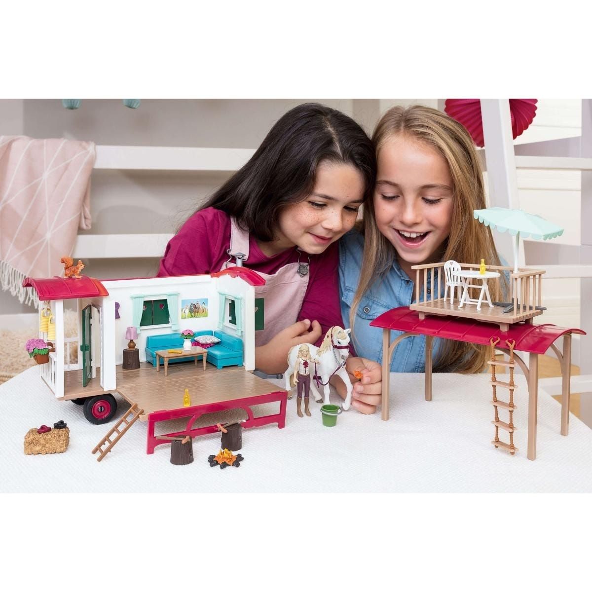 Каравана с фигурки и коне Schleich Horse Club
