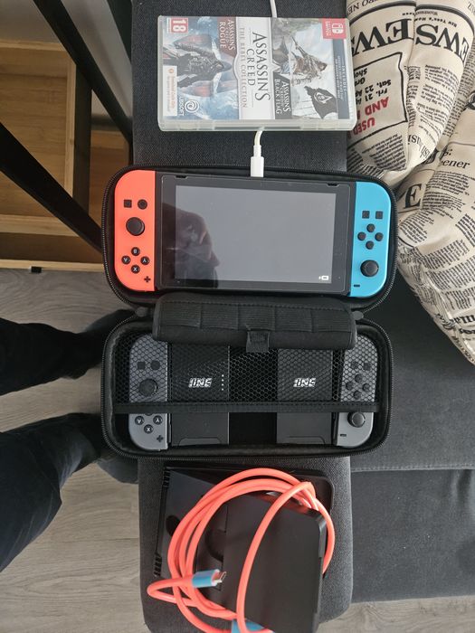Nintendo switch cu accesorii si jocuri