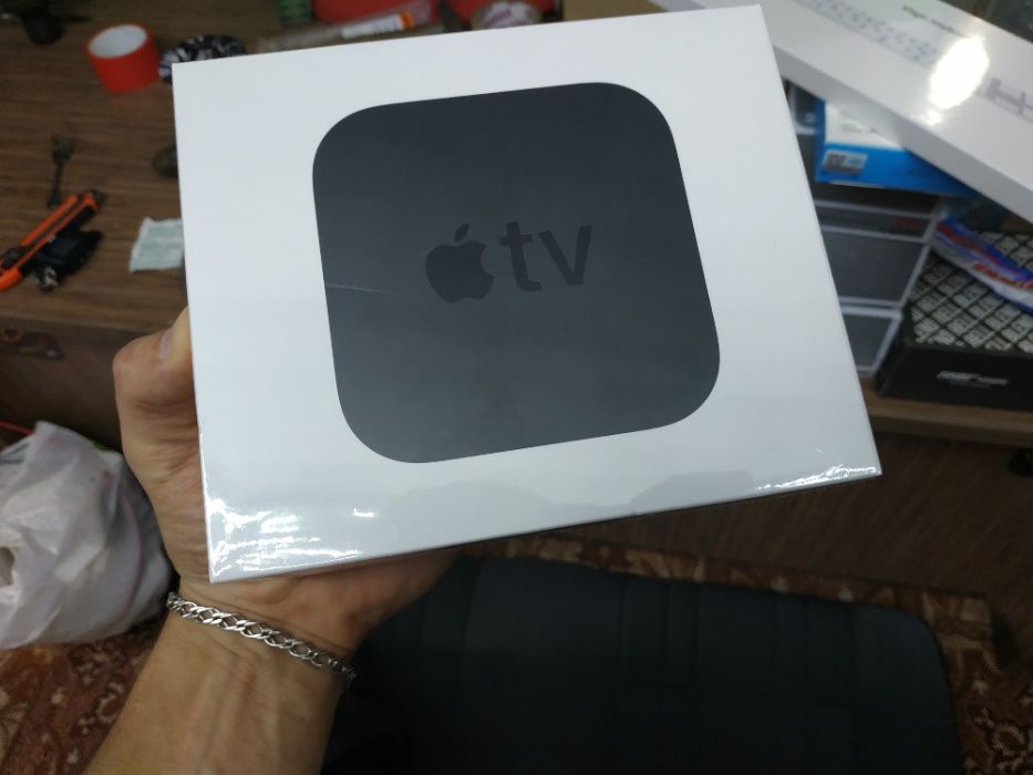 Apple tv 32gb. Второго поколения 4к.