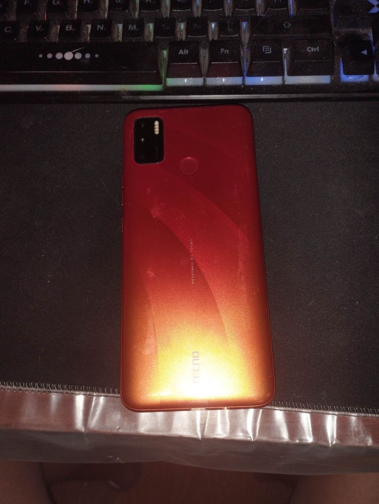 Срочно телефон Techo spark air