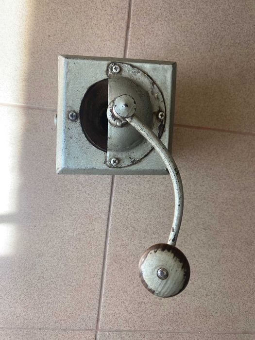 Masini VECHI de tocat (nuci, mac) si macinat cafea - 3 buc