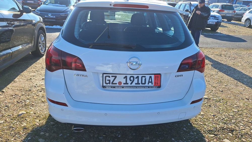 Opel astra j sport combi