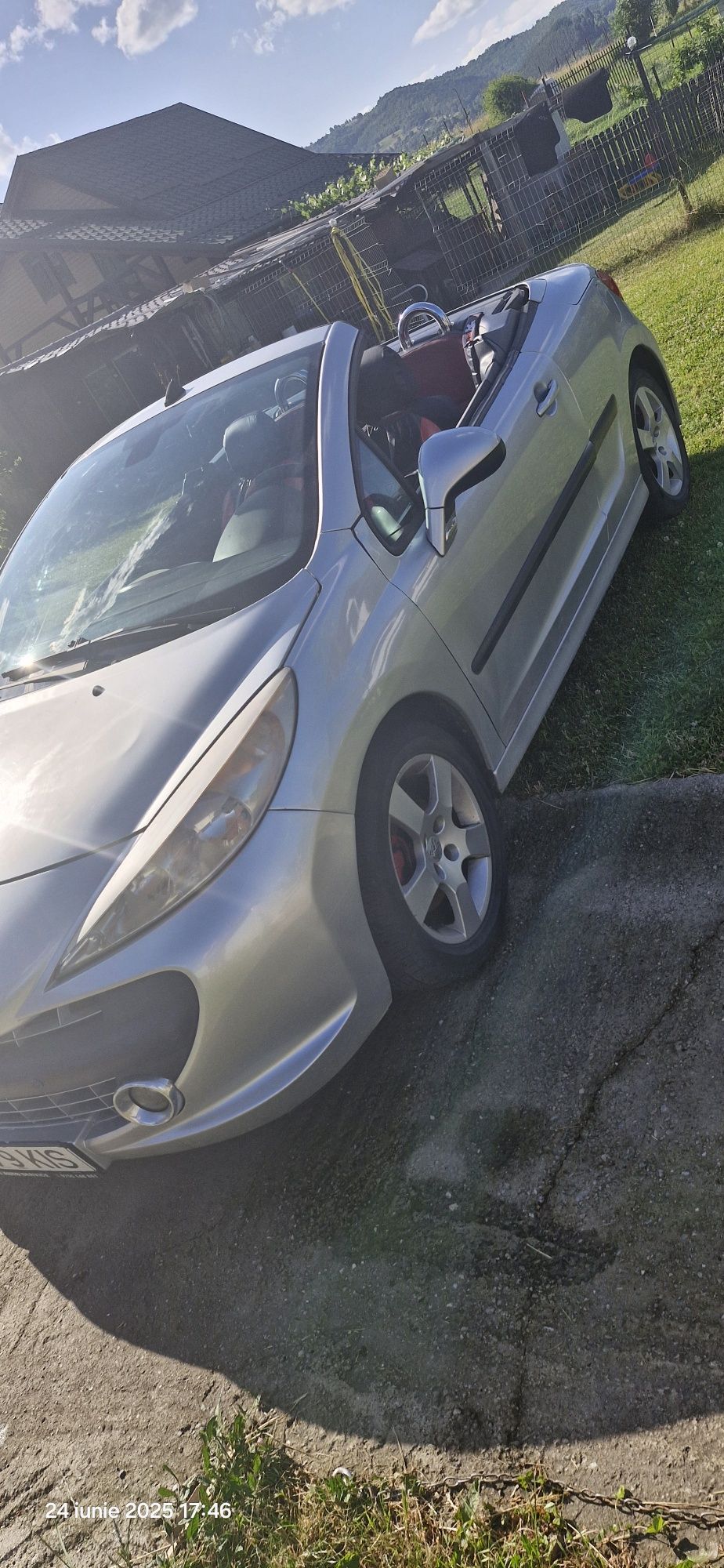 Vând Peugeot 207cc
