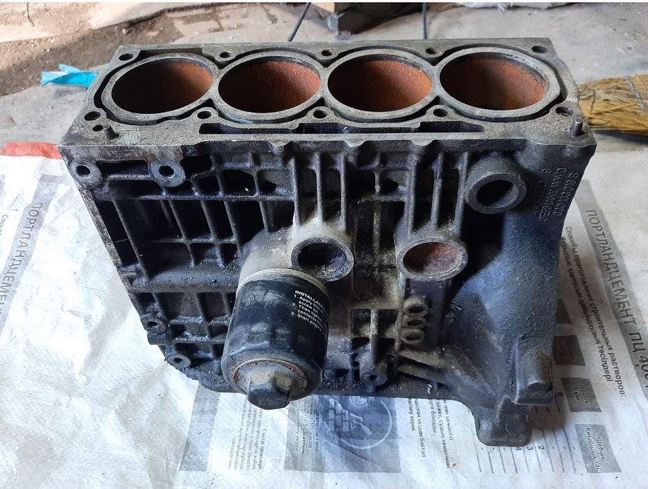 гольф 4  1.4 .коленвал,поддон,блок