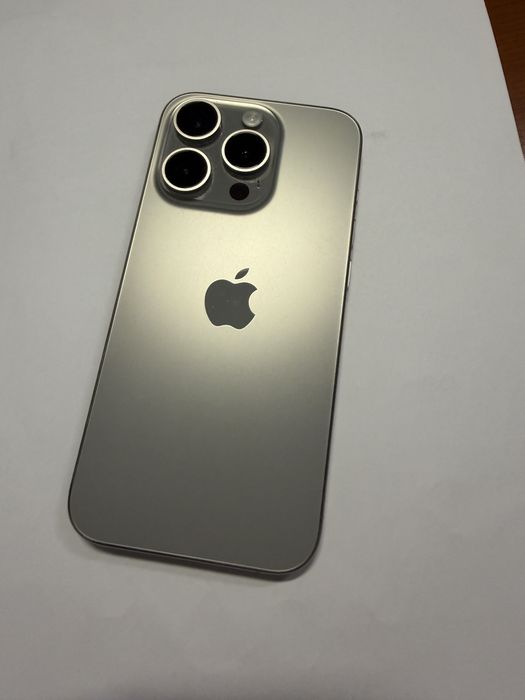 iPhone 15 pro, natural titanium, 256GB