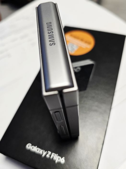 Samsung Galaxy Z Flip 6, silver shadow, 256 gb, 12 gb,ca nou, Garantie