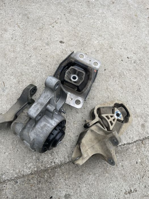 Suport motor / cutie / accesorii / antibalans Ford Mondeo MK5 kuga 2.0
