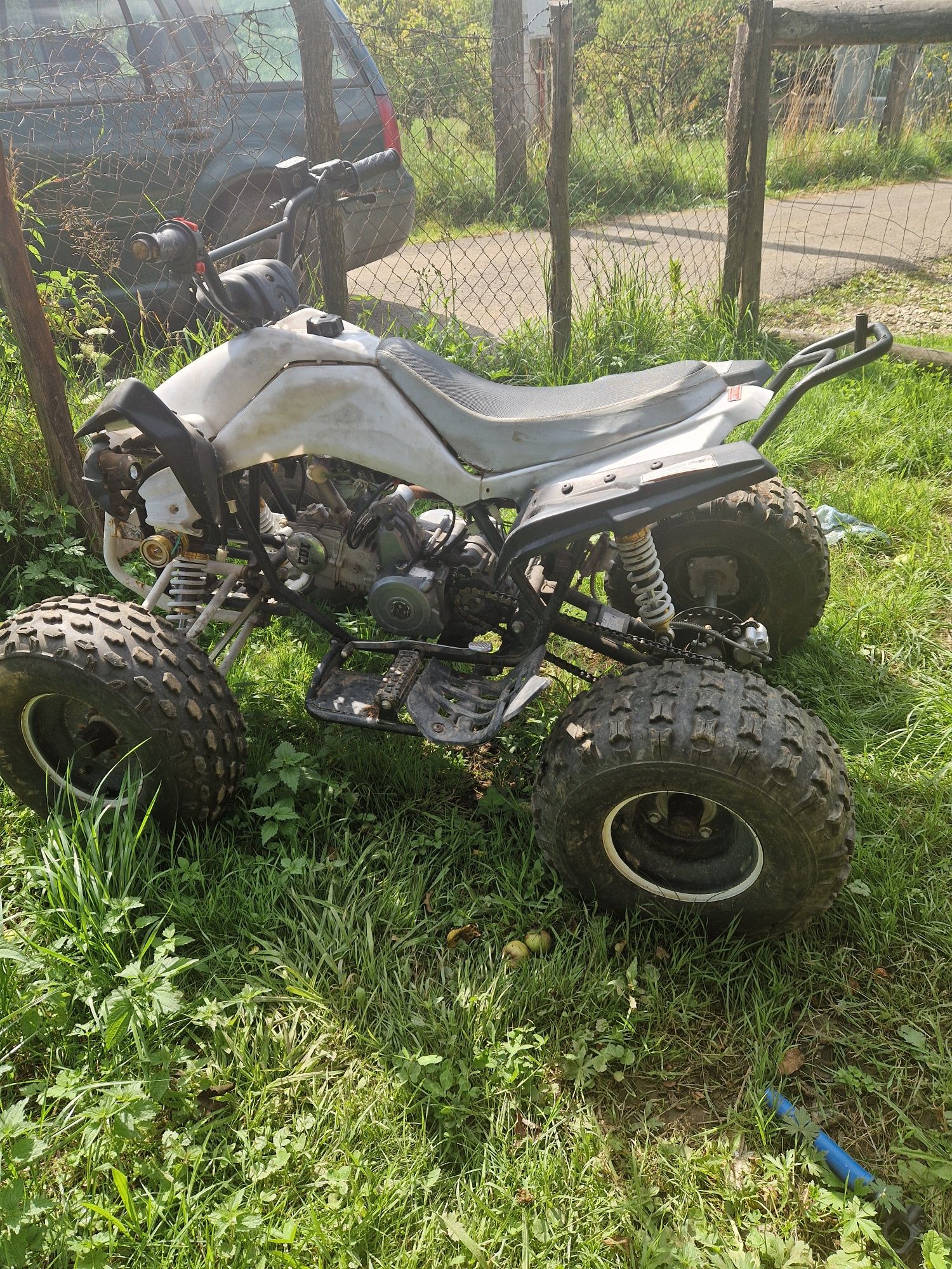 Vând sau schimb ATV