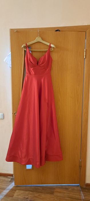 Красное вечернее платье в пол