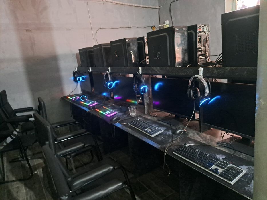 Igravoy kompyuter (mebellari bilan)