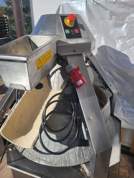 Masina de modelat aluat de paine rotund