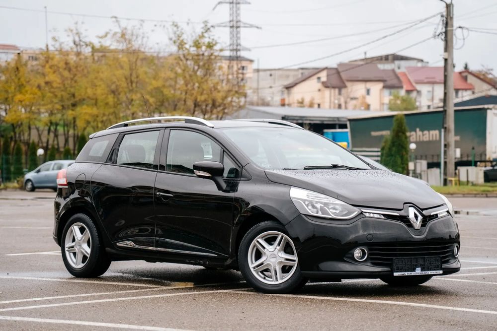 Renault Clio Navigatie/ 148000 km / 1.5 Diesel