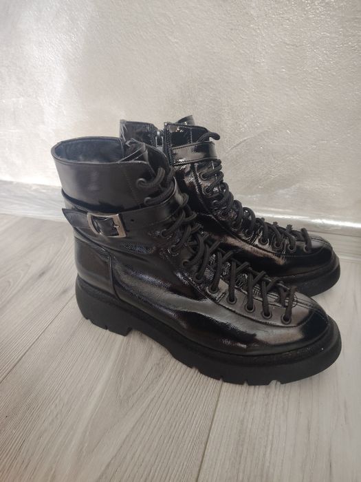 Ghete dama imblanite, nr 38 din piele.