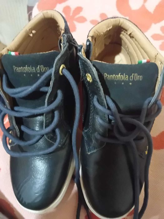 Продавам чисто нови детски обувки