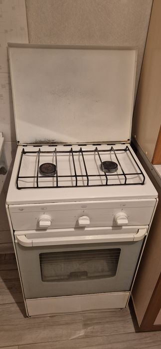 Продам газовую плиту