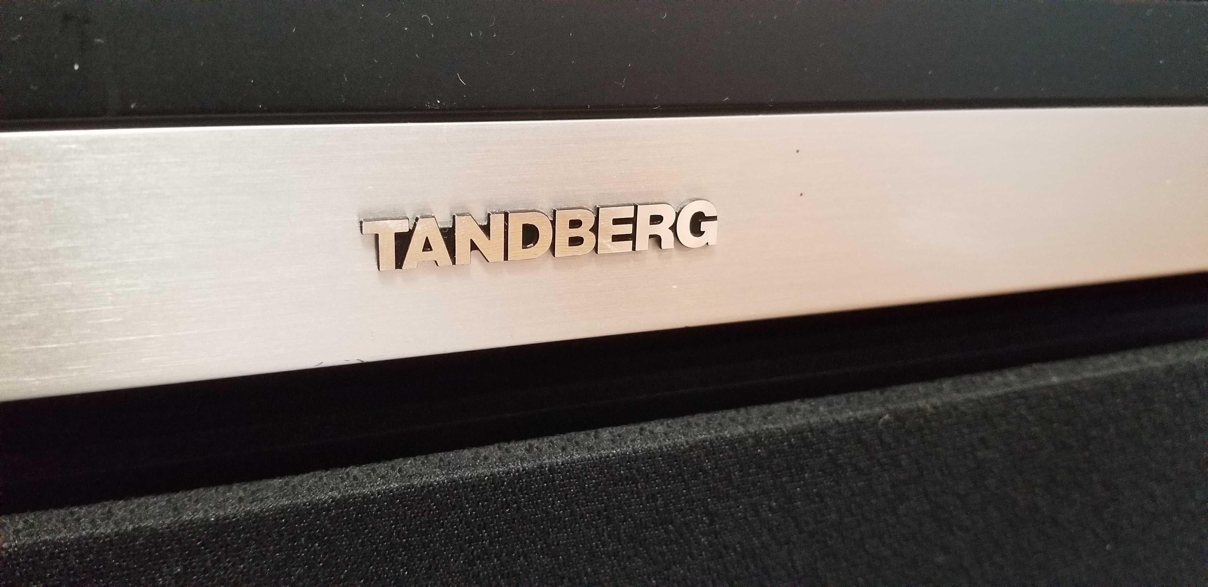 Продавам  42" монитор TANDBERG