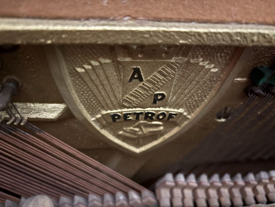 Оригинално Пиано Petrof