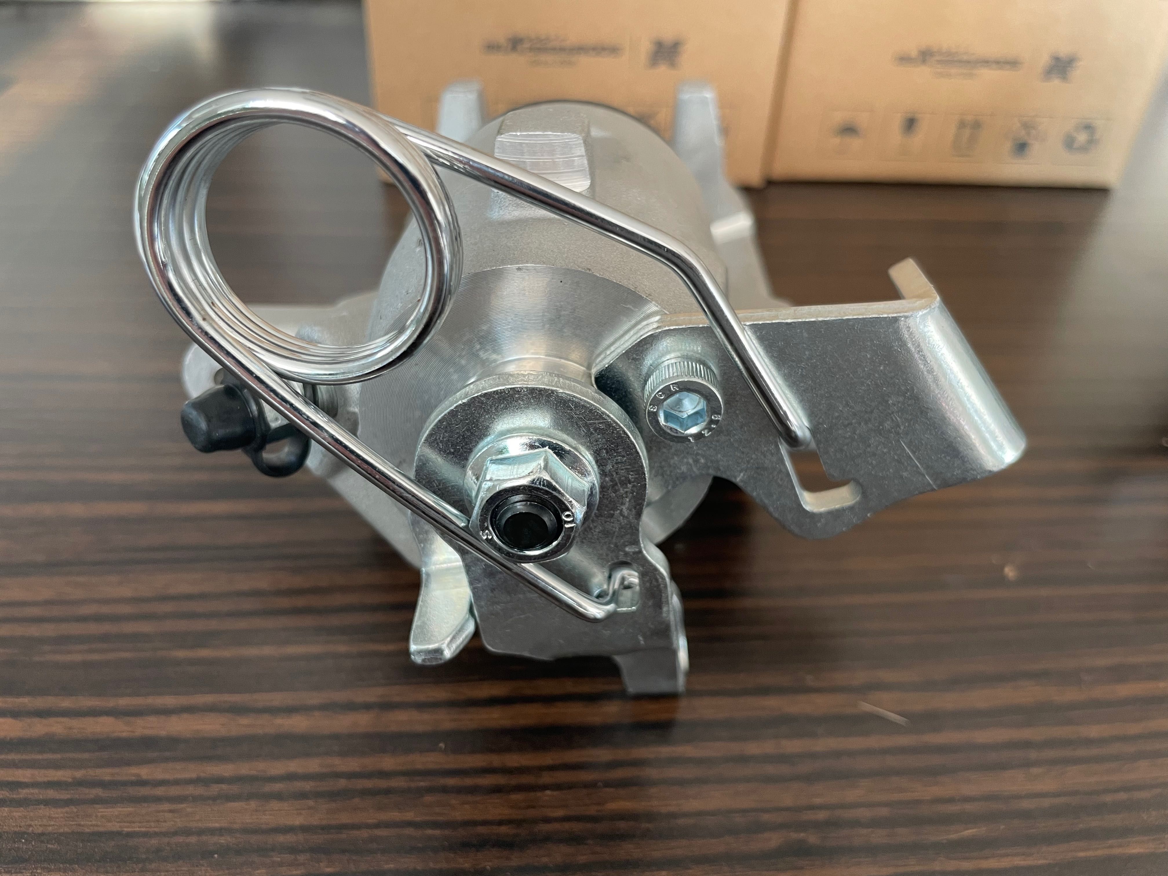 НОВИ Задни спирачни апарати Audi A3 Golf 4 Seat Leon Skoda Octavia