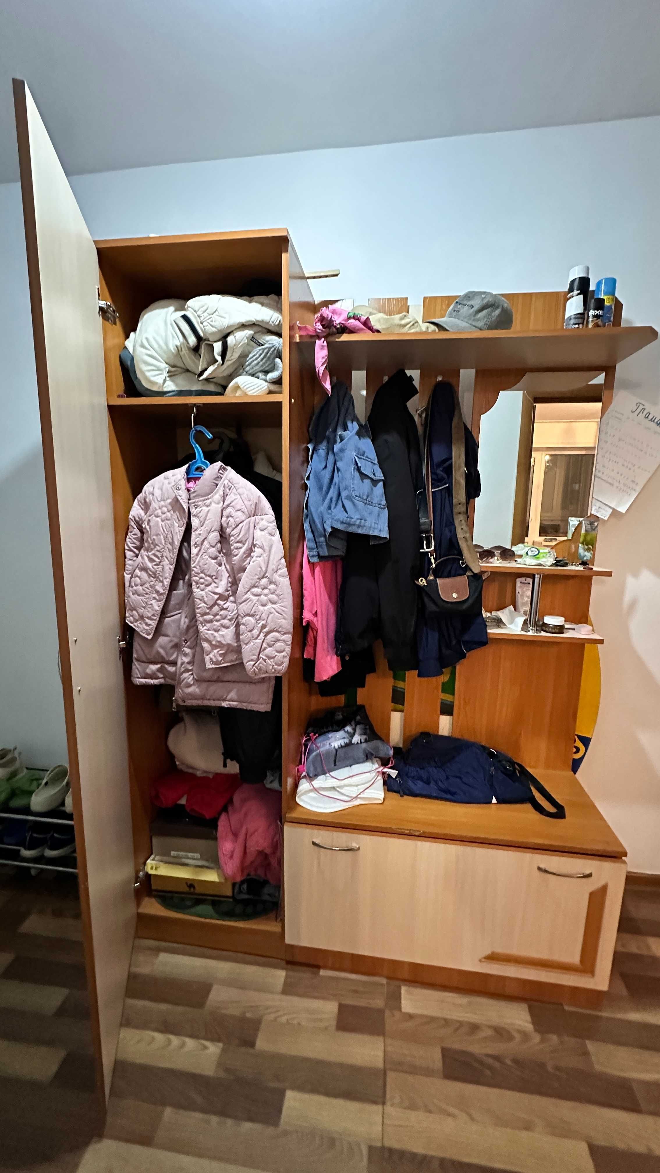 Продам прихожую б/у, состояние удовлетворительное