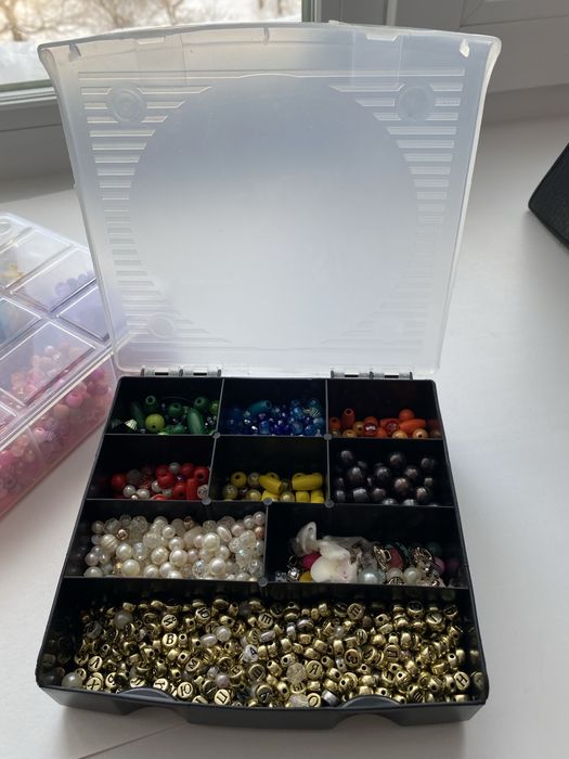 Два набора для бусинок