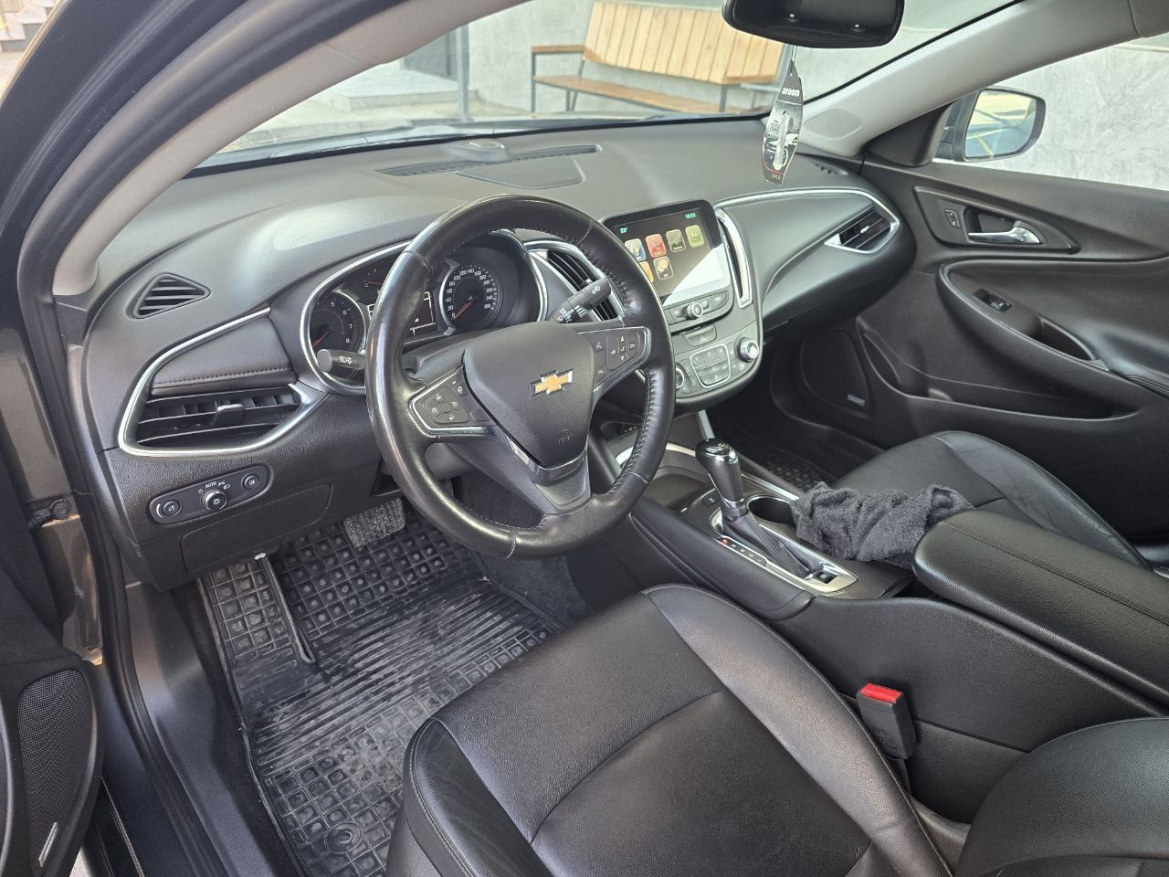 Chevrolet Malibu 2.4 sotiladi