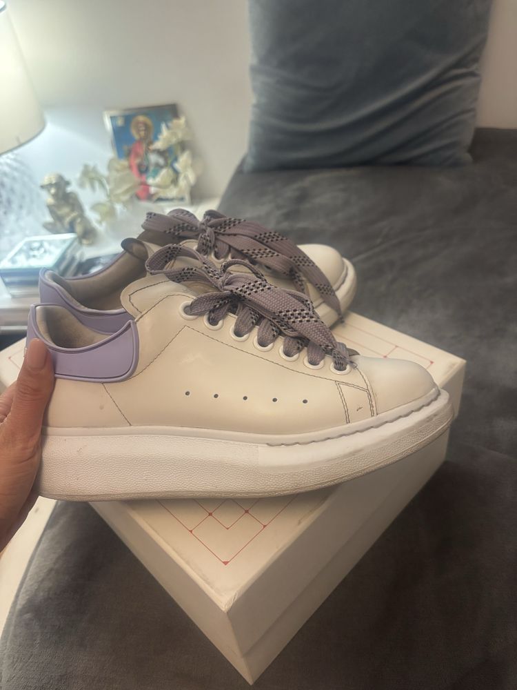 Оригинални дамски кецове Alexander Mcqueen ,добро състояние