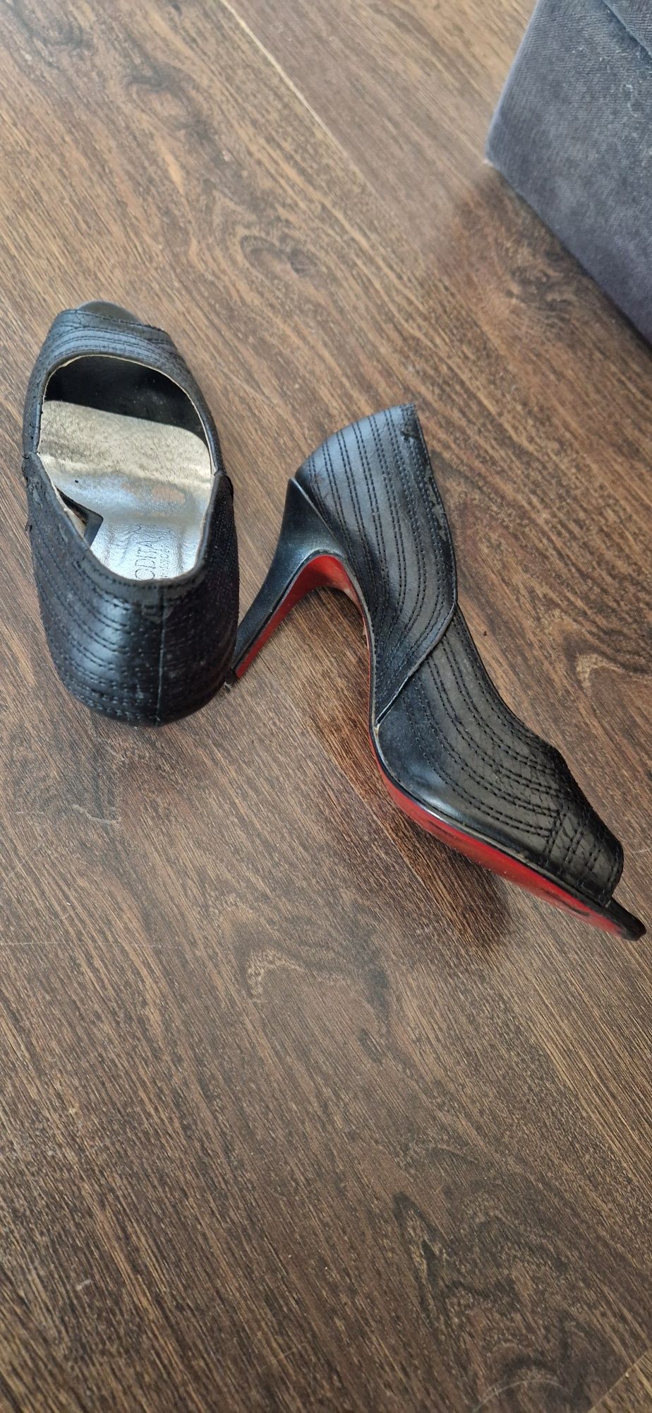 Pantofi din piele
