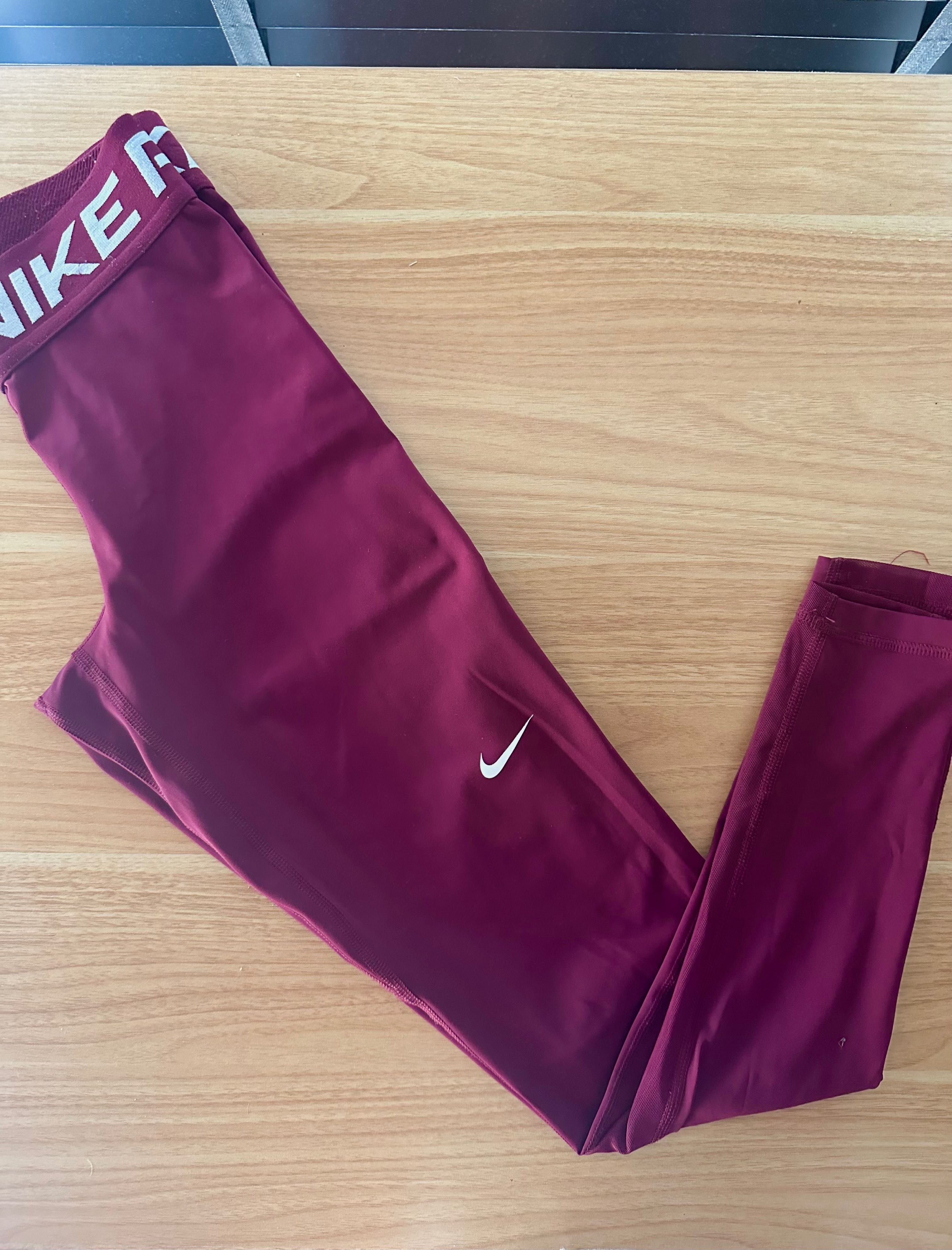 Клинове, бюстиета, долнища Nike