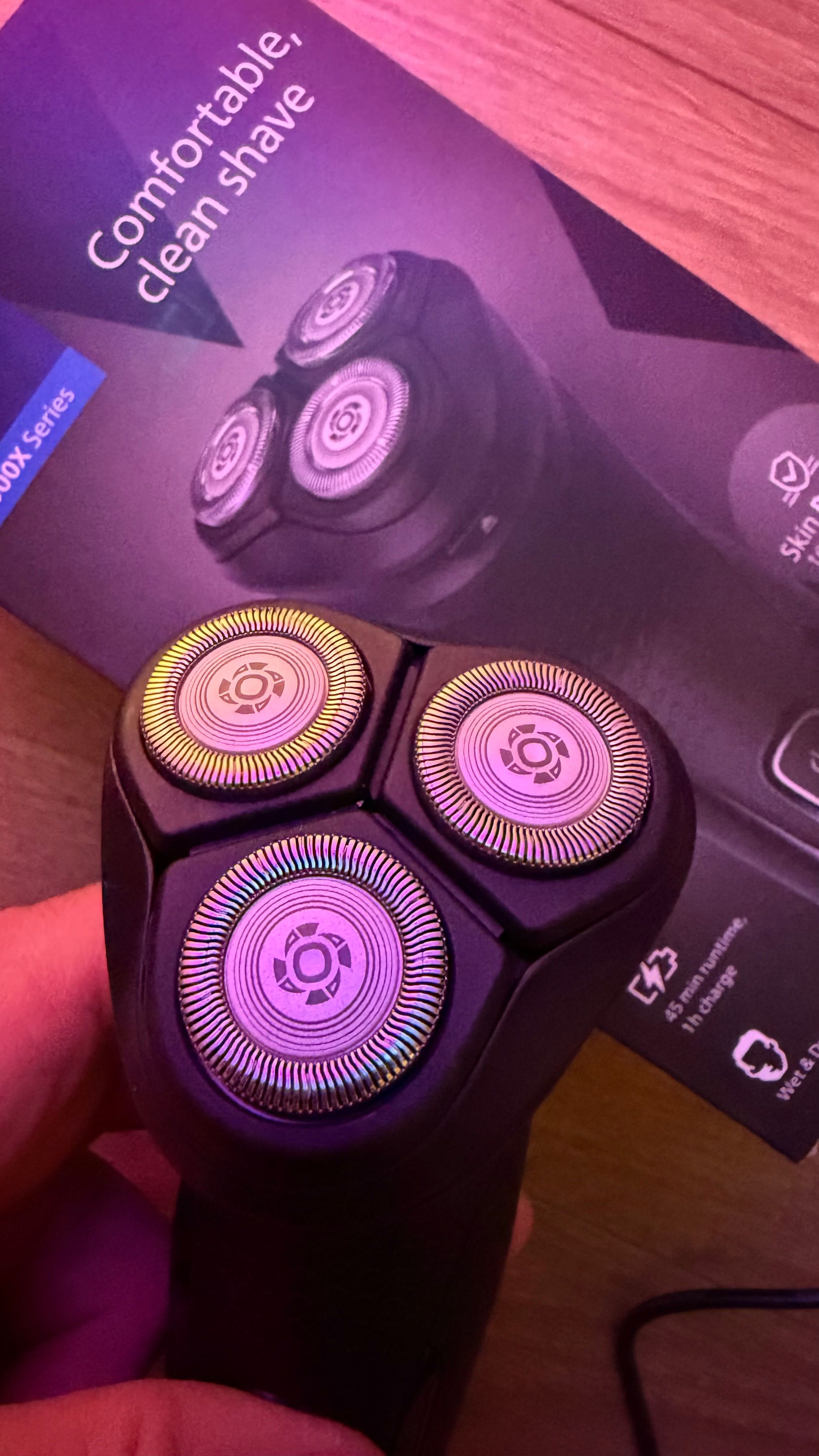 Самобръсначка PHILIPS SERIES 3000X