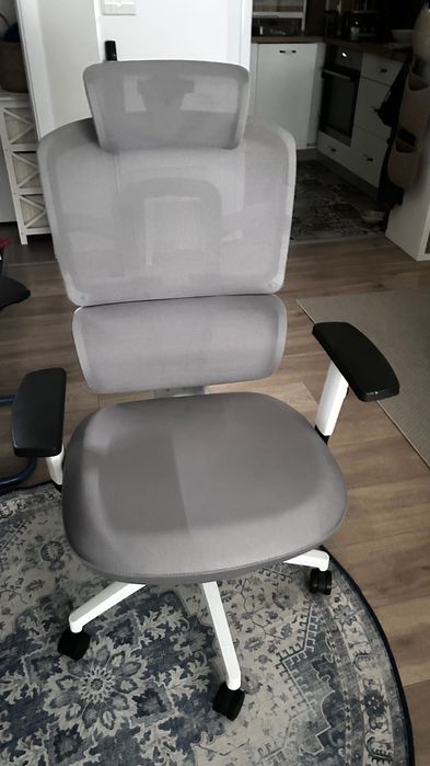 Работен стол Ergo white