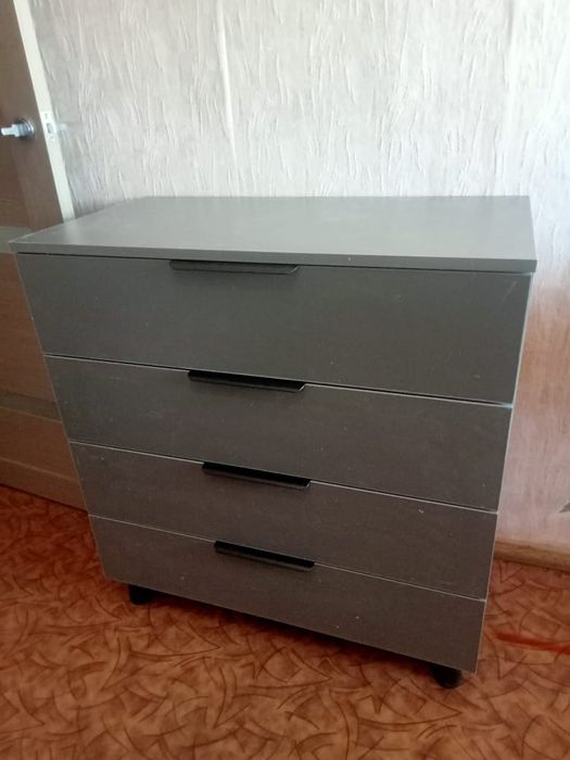 Комод, новый на 4 ящика.