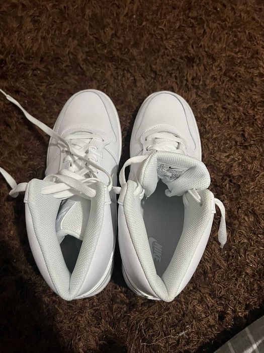 Adidasi Nike Eberon Mid + Sapca Cadou