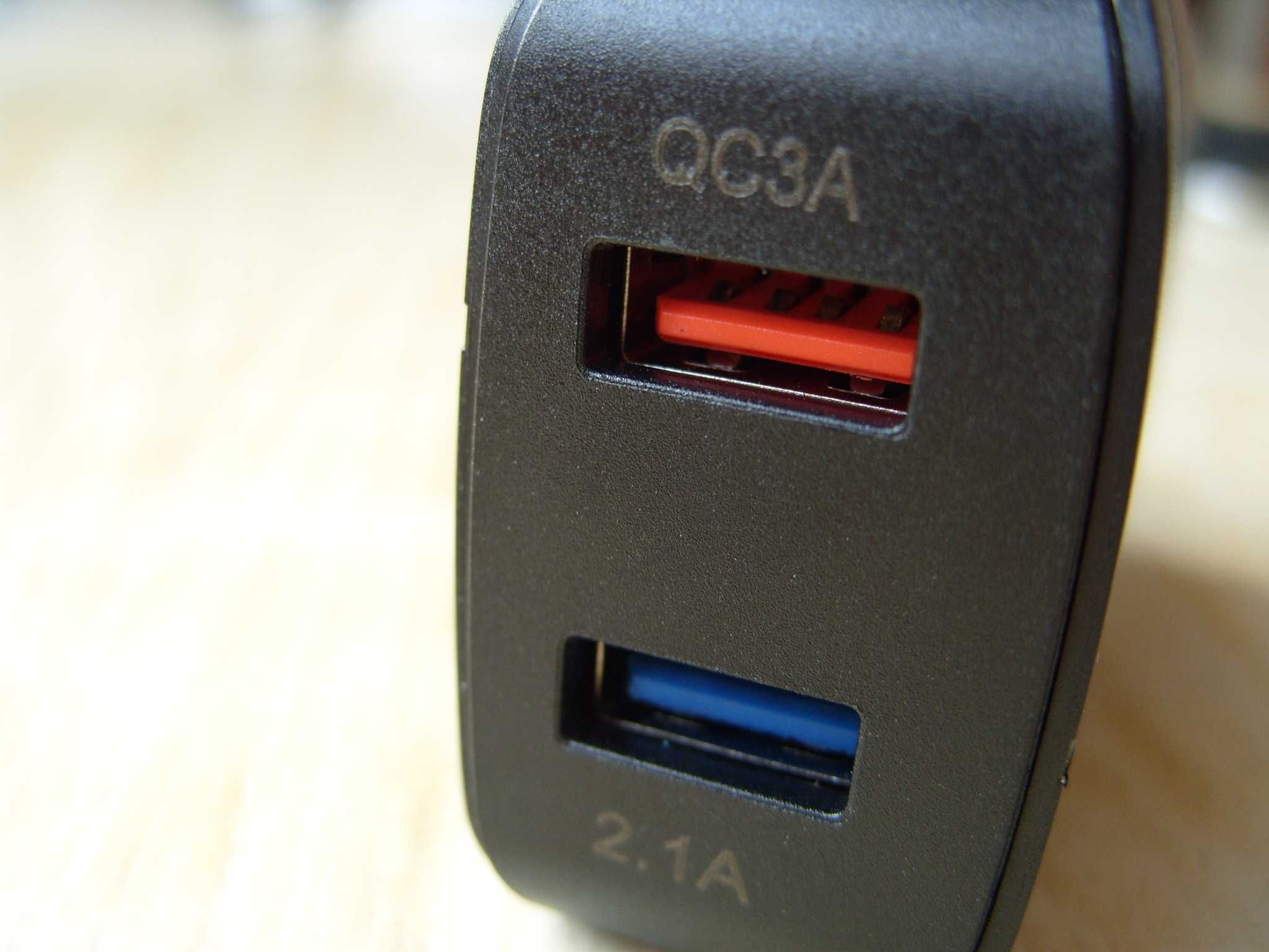 USB зарядно устройство TE-820, с 2 USB извода, QC2.0 и QC3.0