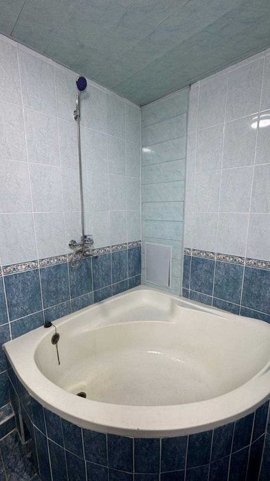 Шахар маркази ФарДУ 2 қаватда 2 хонали квартира сотилади.ID: 1423