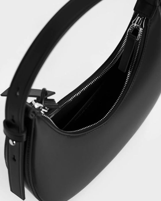 Сумка от Charles & Keith