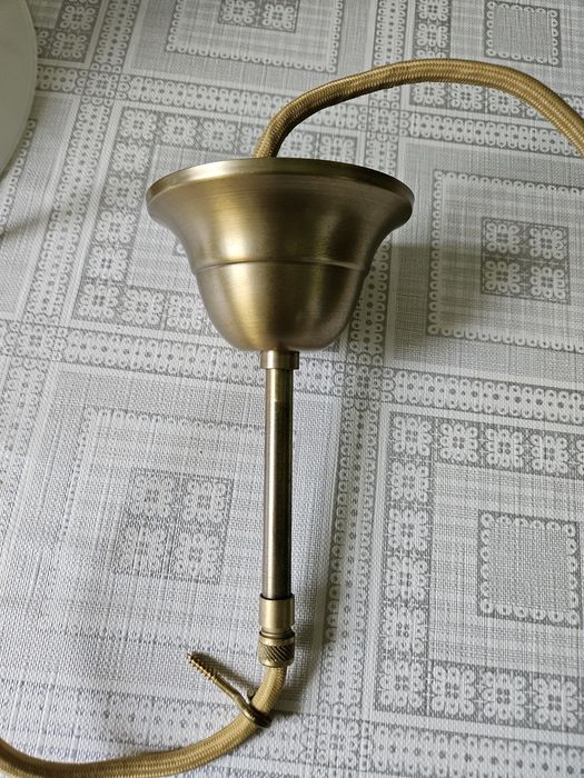Lampă suspendată din alamă cu abajur din sticlă opalină  ( anii 70)