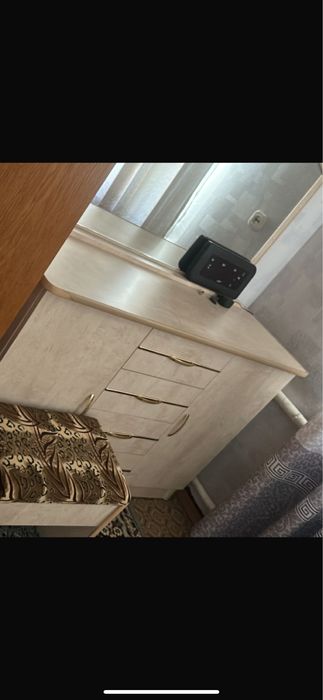 Продам спальный гарнитур
