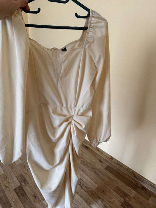 Vand rochie marimea M