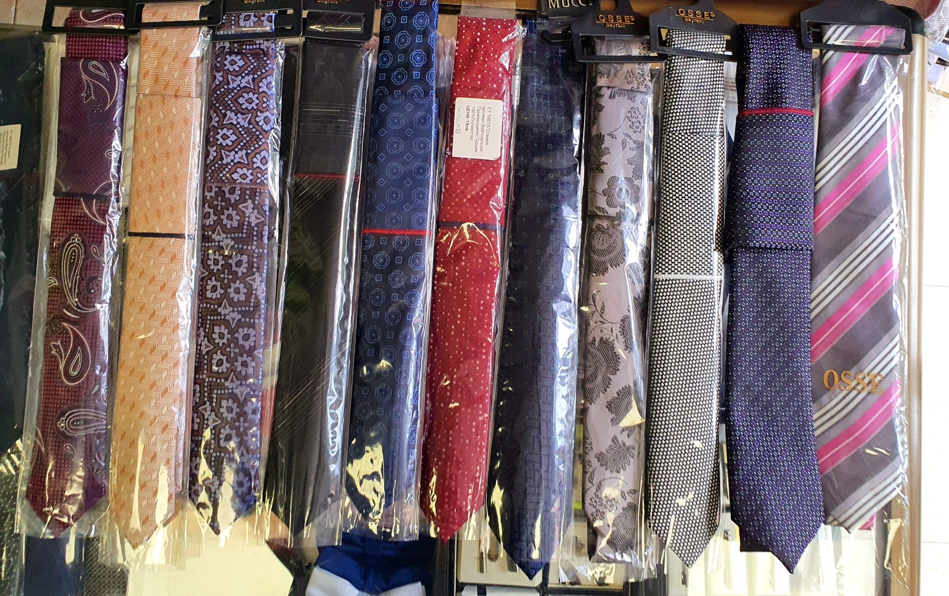 НОВИ вратовръзки, различни цветове и дебелина