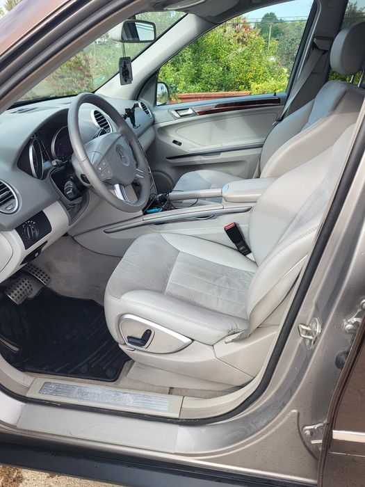 Vând  Mercedes ML 320 2008 224 cp