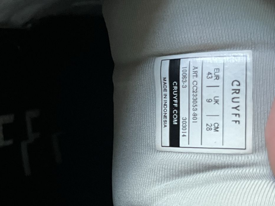 Cruyff обувки 43 номер