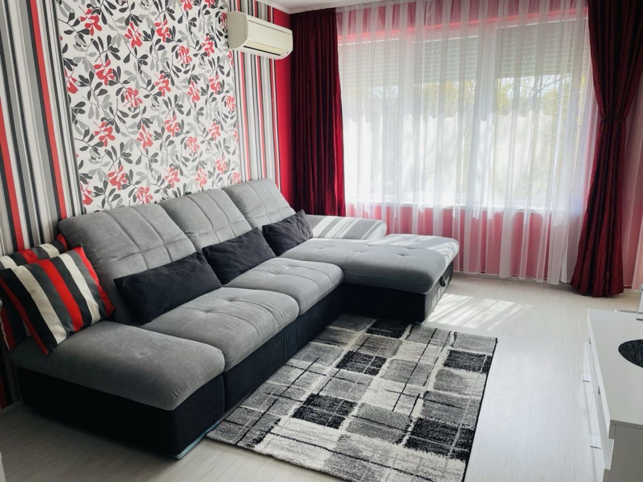 Продава се Двустаен апартамент в Търговище, Център - 63 кв.м за 1409 €/кв.м - Снимка #1