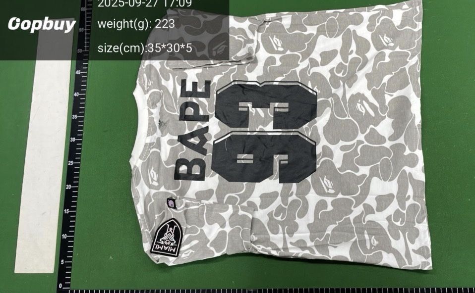 Темиска “bape x inter miami” VINTED(без тагове)