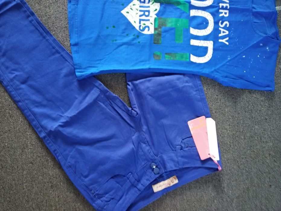 Дамски Тъмно син панталон със тениска лот