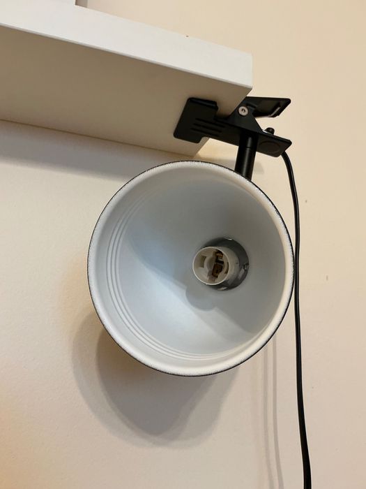 Vând lampă / veioză cu clemă THEODOR (Jysk) – cu bec Philips inclus