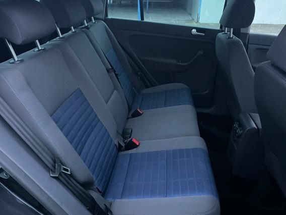 VW Golf 5 plus modelul TOUR 1.9 TDI Carte service Import Ger