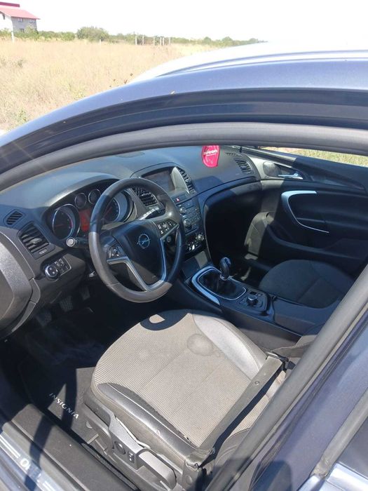 Vând Opel Insignia