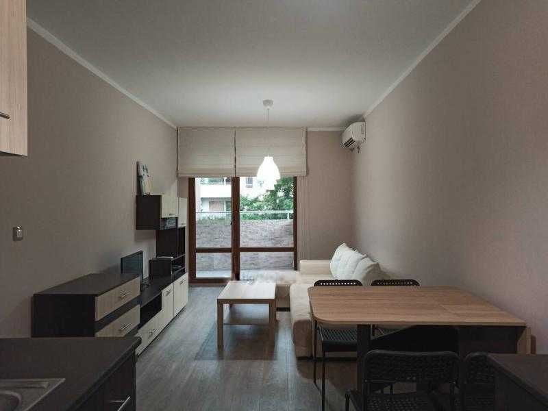 Двустаен апартамент в Лазур