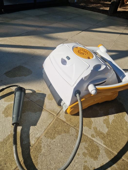 Vand robot piscina BWT D 300 AQUATRON